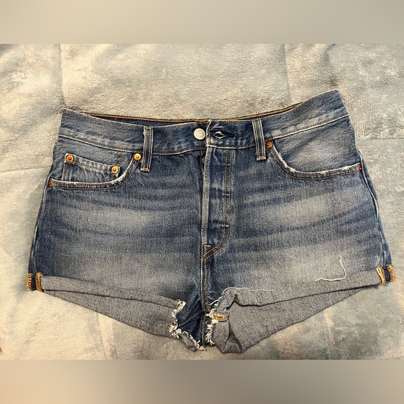 Levi’s Jean shorts - size 29 - Picture 1 of 3